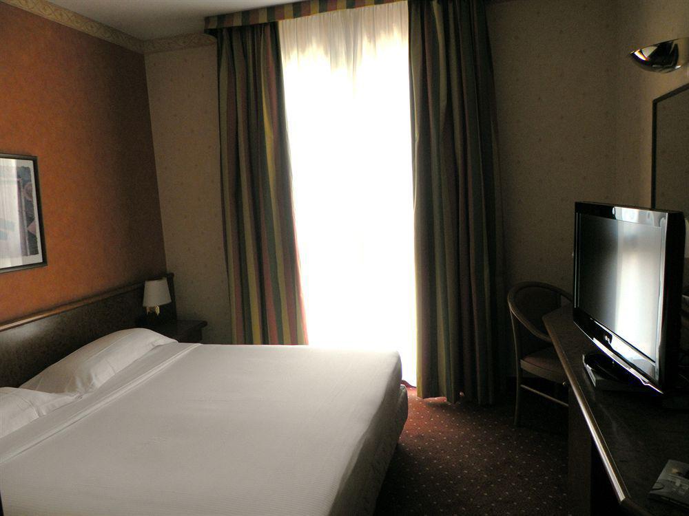 Meditur Hotel Pisa Migliarino Pisano Eksteriør bilde