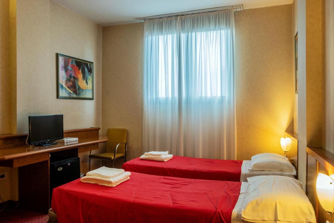 Meditur Hotel Pisa Migliarino Pisano Eksteriør bilde
